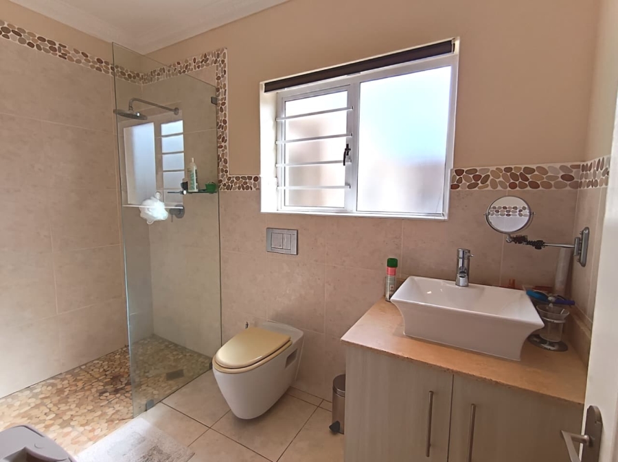 5 Bedroom Property for Sale in Lovemore Heights Estate Eastern Cape